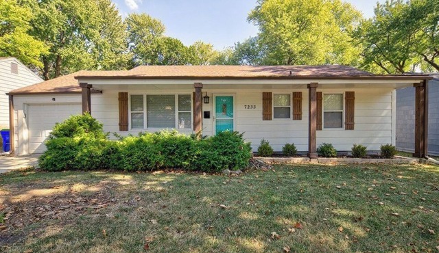 ~Home away from Home~ FAST Wifi | BBQ Grill | Easy Self Check-in