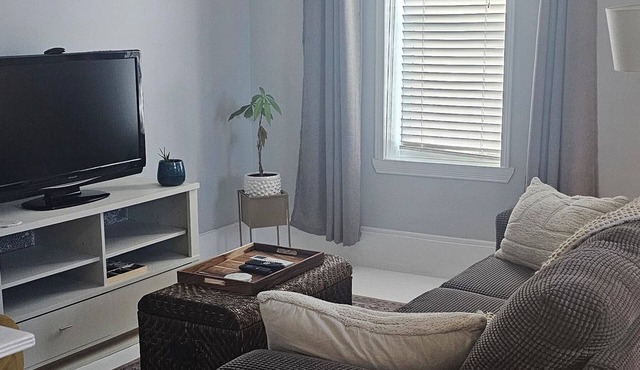 Home Away from Home – Near Trails, Restaurants, Craft Beer & Downtown!