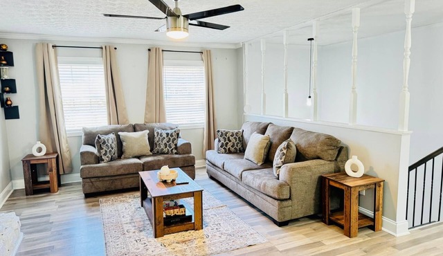 Home away from Home Spacious 5-bedroom house in Douglasville