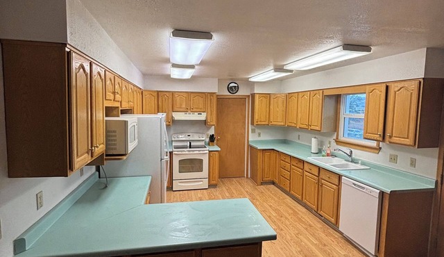 Home away from Home 3-bedroom house with AC in Rock Springs