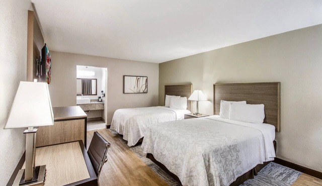 Home Away from Home - 2 Family Rooms with Pool & Essentials