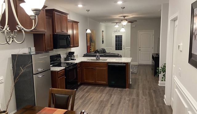 Home Away from Home>4Br3.5BathParkBikeTrailPoolGymPondCamerasWiFi