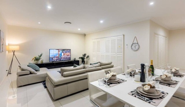 Home away from home, Grand Family Mansion