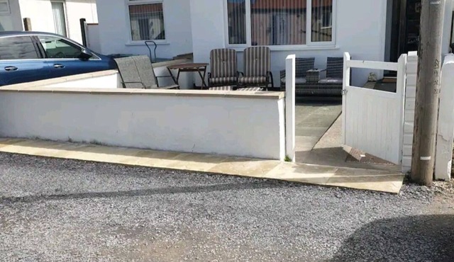 Home away from home perfect for couples or small families.Dog friendly