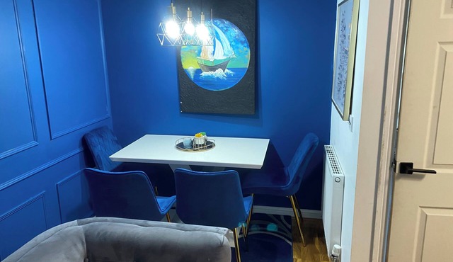 Home Away From Home! Lovely House Near M1