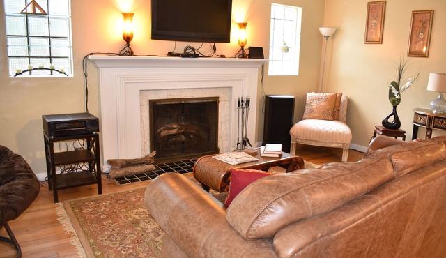 Home Away from Home in Malvern Hill, Sleeps 7-8