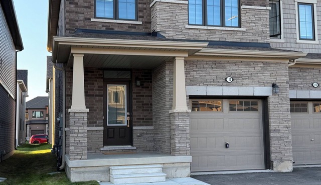 Home away from home- Minutes from Niagara Falls and theme park.