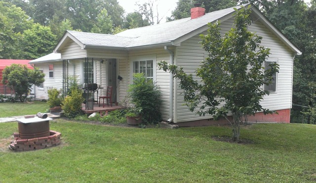 Home away from Home. Pet friendly.