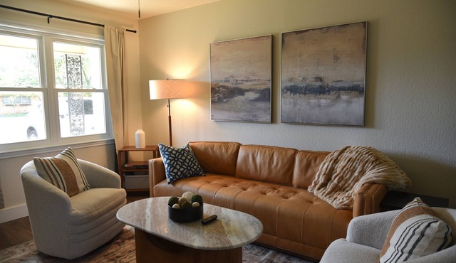 Home Away From Home; Private Yard, Pet-Friendly, 5 Minutes From S & W