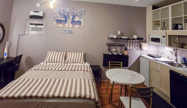 Home Away From Home! Beautiful Private Guest House