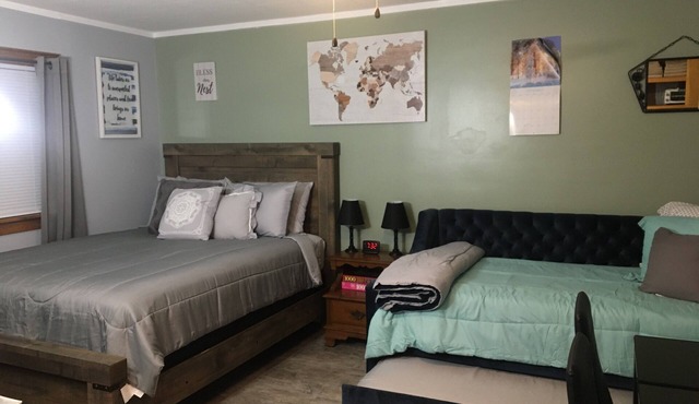 Home Away From Home, Newly Renovated Apartment