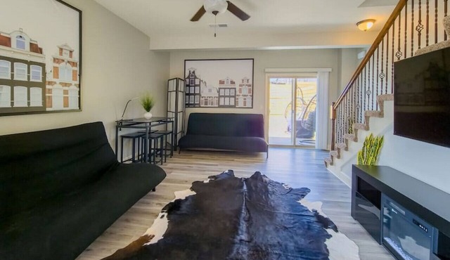 Home Away from Home Close to KCI Airport, Weston