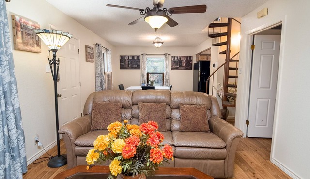 Home Away from Home(Sleeps 6) No city Tax