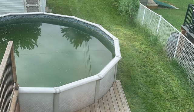 Home away from home with a pool in Gatineau