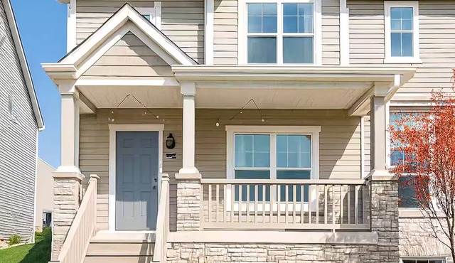Home-away-from-home, Entire home in West Des Moines, Iowa