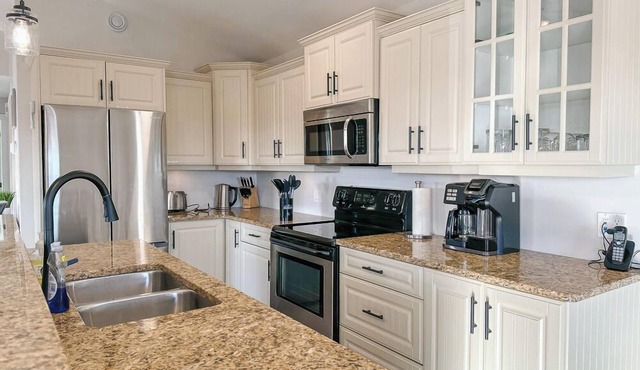 Home Away Villa: Ideal for Island Adventures