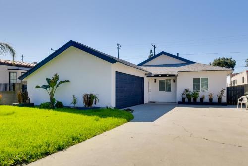 Home Between Los Angeles and Disney! Patio, Yard