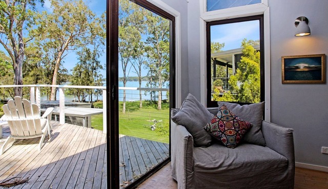 Home by The Cove - Charming Riverfront Cottage