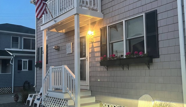 Home by the Sea and 1 minute walk to the beach