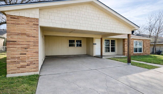 Home centrally located in Gatesville