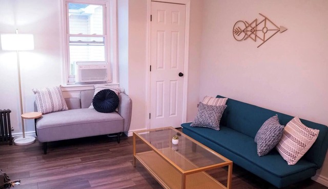 Home Close to Beach and LIRR w/Balcony