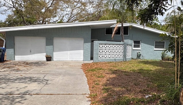 Home close to the Indian Rocks Beach and Pinellas Trail