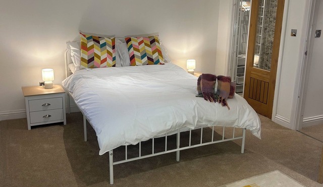 Home close to the observatory, lake & castle