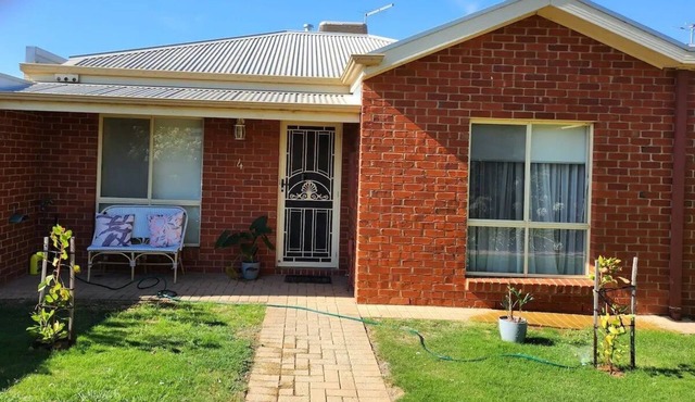 Home comfort conveniently located in the heart of Merbein township