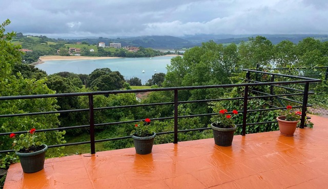 Homerez - Nice house With sea view and mountain view