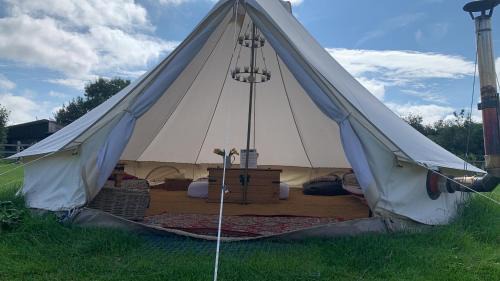 Home Farm Radnage 6 Glamping Bell Tent, with Log Burner and Fire Pit