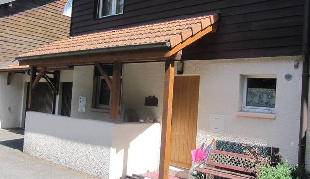 Home for Rent. Residential, 10mins from town, 2mins from lake, public transport.