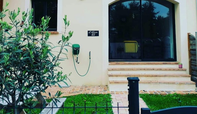 Homerez - Nice house with garden and terrace & Wifi