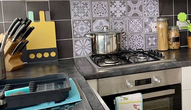 Home from home, 2min walk Caerphilly Castle, 25min drive to Principality stadium