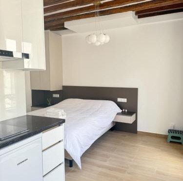 Home in Central Paris 5 min to Pompidou
