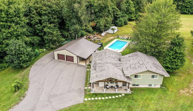 Home in Dowagiac with private pool