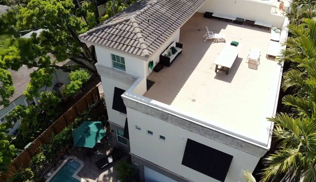 Home in Fort Lauderdale with POOL and ROOFTOP
