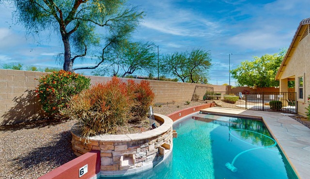 Home in gated community with private pool near sports - great location in Peoria