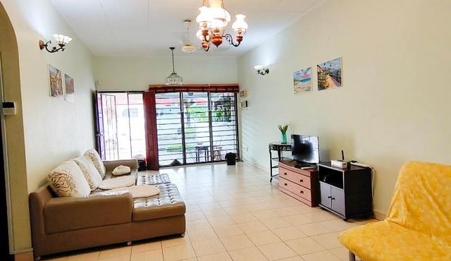 Home in Gelugor / Near to Queensbay / Bayan Lepas.