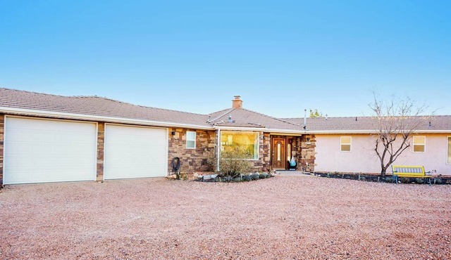 Home in Kanab, Utah with close proximity to Zion, Bryce Canyon, and the Grand Ca