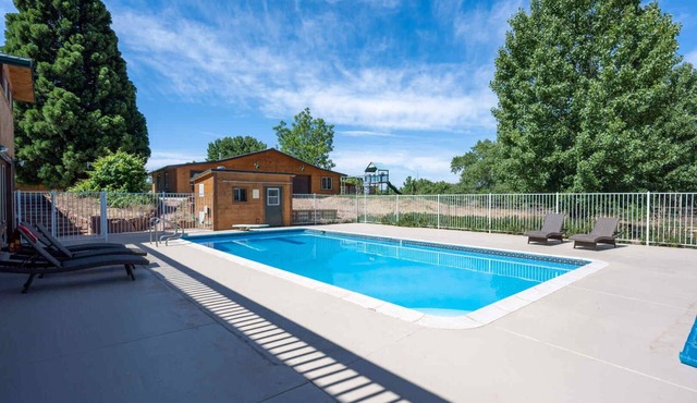 Home in Kanab with Heated Pool! Near Bryce Canyon, Zion, the Grand Canyon, and t