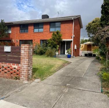 Home in Laverton 19 Minutes to Melbourne CBD