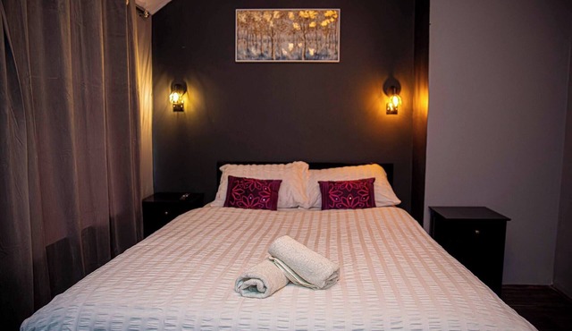 Home in Manchester Near Etihad Stadium - Parking