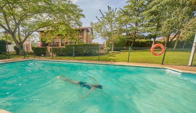 Home in Oreña · 8 bedrooms · 11 beds · 8 baths