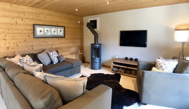 Home in the Alps - a stylish self catered chalet in central Morzine