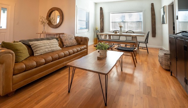 Home in the Historic Coronado District 2bed,1 bath