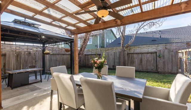 Home In the Taylor Mtn Foothills, firepit, organic garden, outdoor lounge space