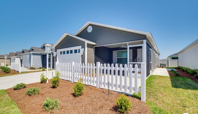 Home in The Villages Near Town Centers!