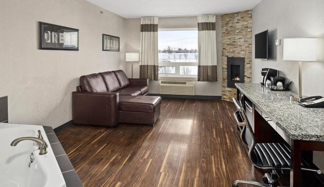 Home Inn & Suites Swift Current