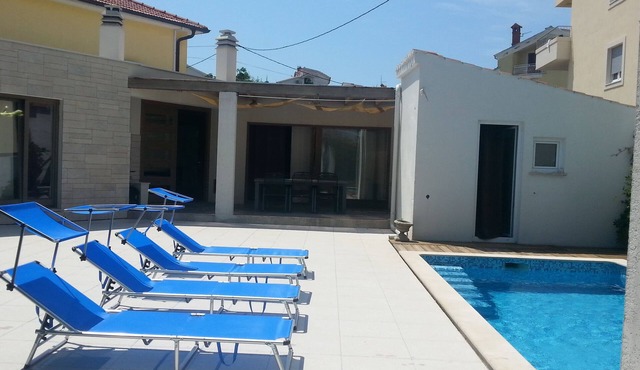 Home Mare. Beautiful holiday home with pool, 500m to the beach, WiFi