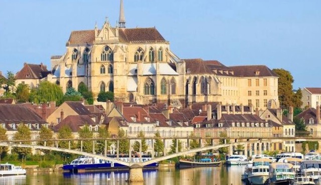 Home - Mare - Séjour à Auxerre